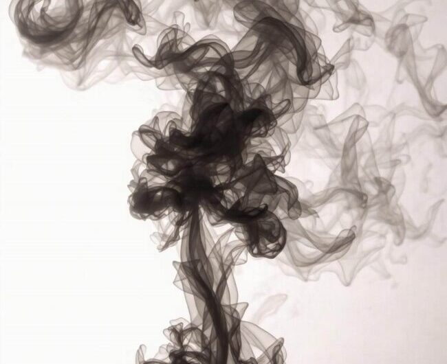 Kolory i kontrast na plakacie o zanieczyszczeniu powietrza